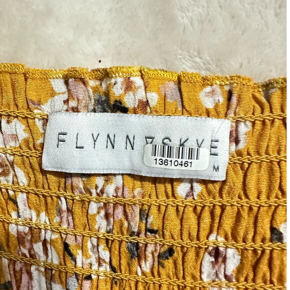 Flynn Skye Justine Romper Women's Medium Orange Floral Puff Sleeve Smocked RTR - Picture 5 of 11